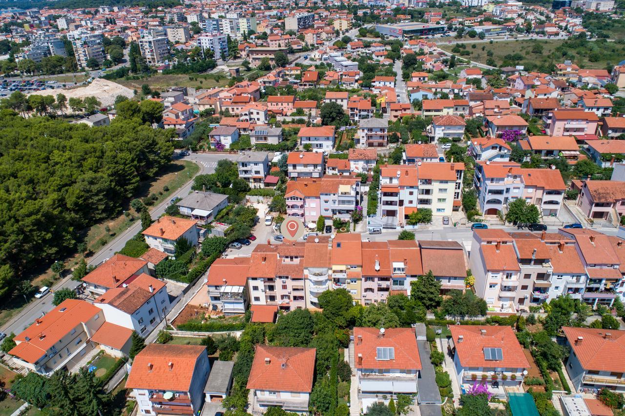 Apartment Dendy Pula Luaran gambar